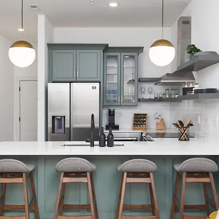 Luxury Design, Close To Broadway - 4 Beds, 2 Bedrm